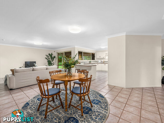 4 Lindeman Place EIGHT MILE PLAINS QLD 4113