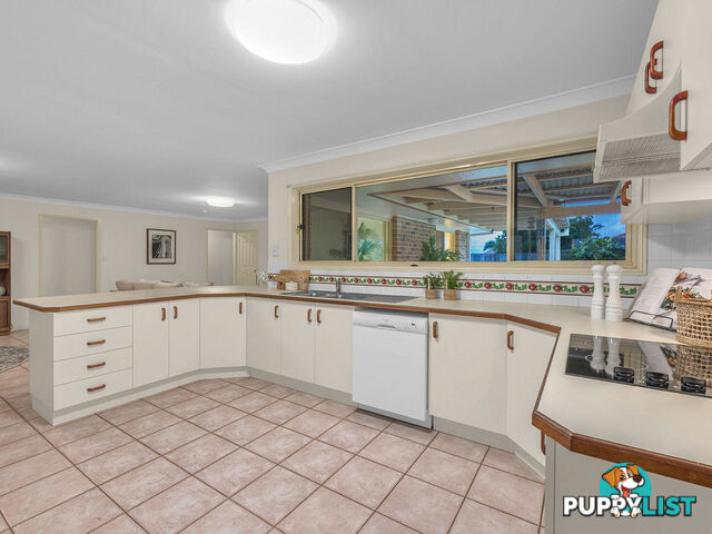 4 Lindeman Place EIGHT MILE PLAINS QLD 4113