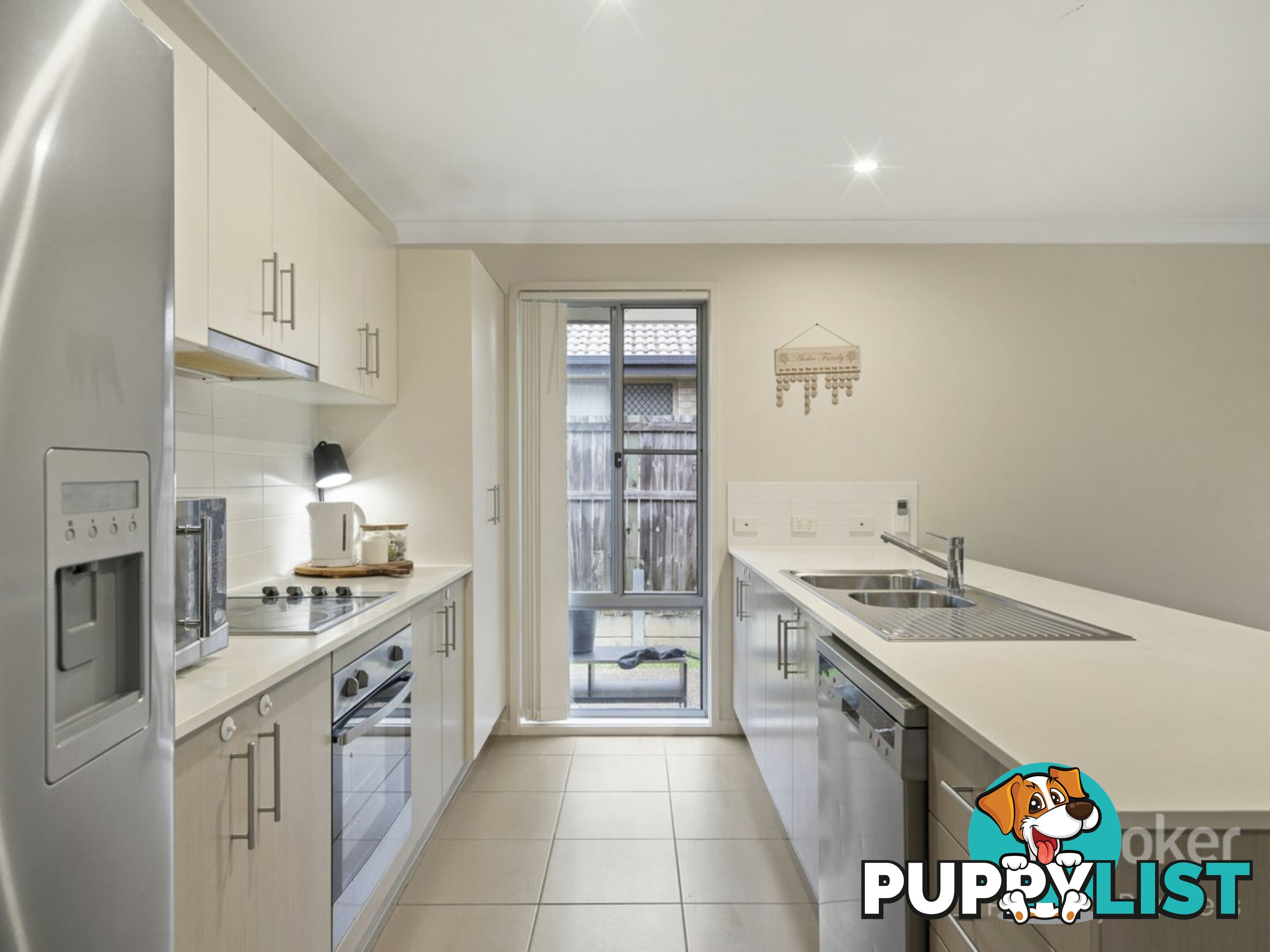 1 Surwold Way LOGANLEA QLD 4131