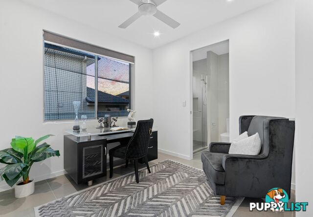 110 The Parkway STRETTON QLD 4116