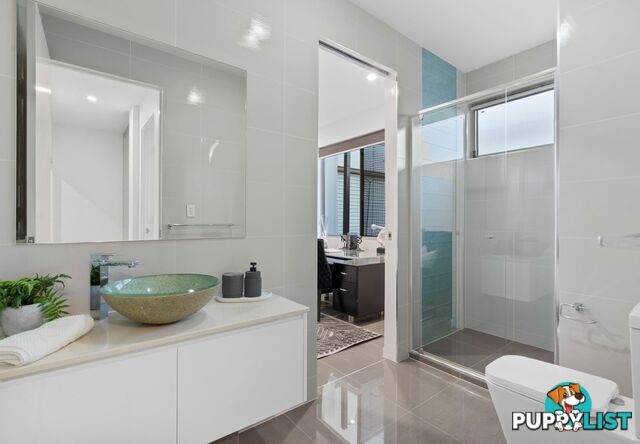 110 The Parkway STRETTON QLD 4116