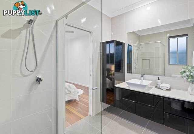 110 The Parkway STRETTON QLD 4116
