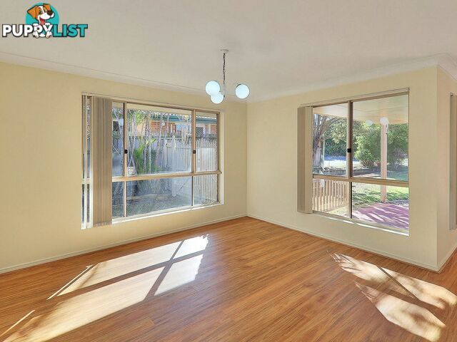 15 Dunoola Place PARKINSON QLD 4115