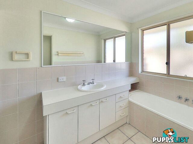 15 Dunoola Place PARKINSON QLD 4115