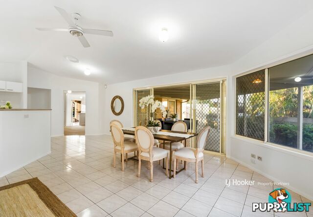 32 Wantana Crescent EDENS LANDING QLD 4207