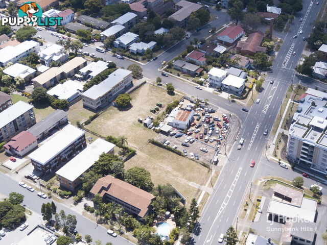 905-915 Logan Road HOLLAND PARK WEST QLD 4121