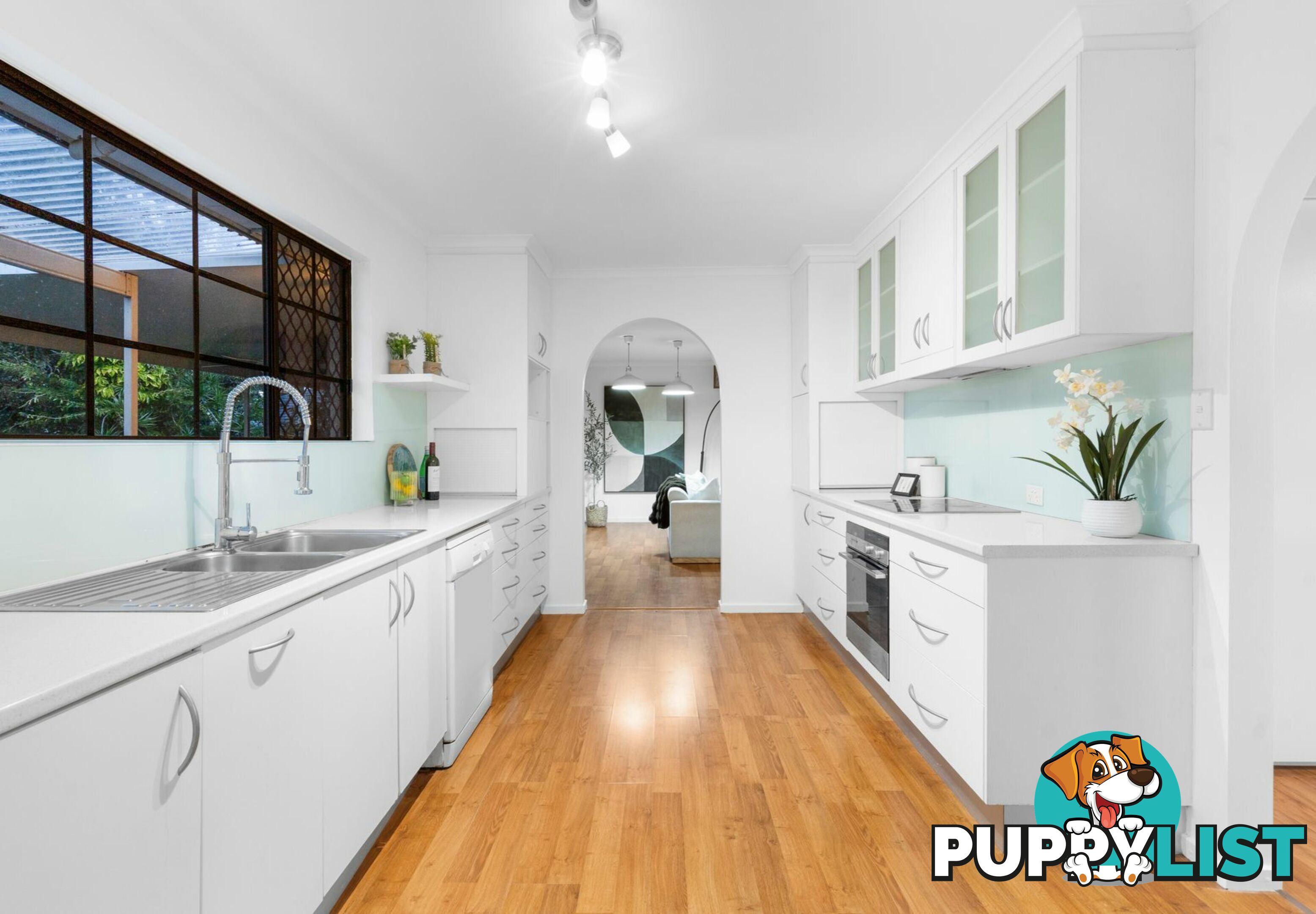 185 Discovery Drive HELENSVALE QLD 4212
