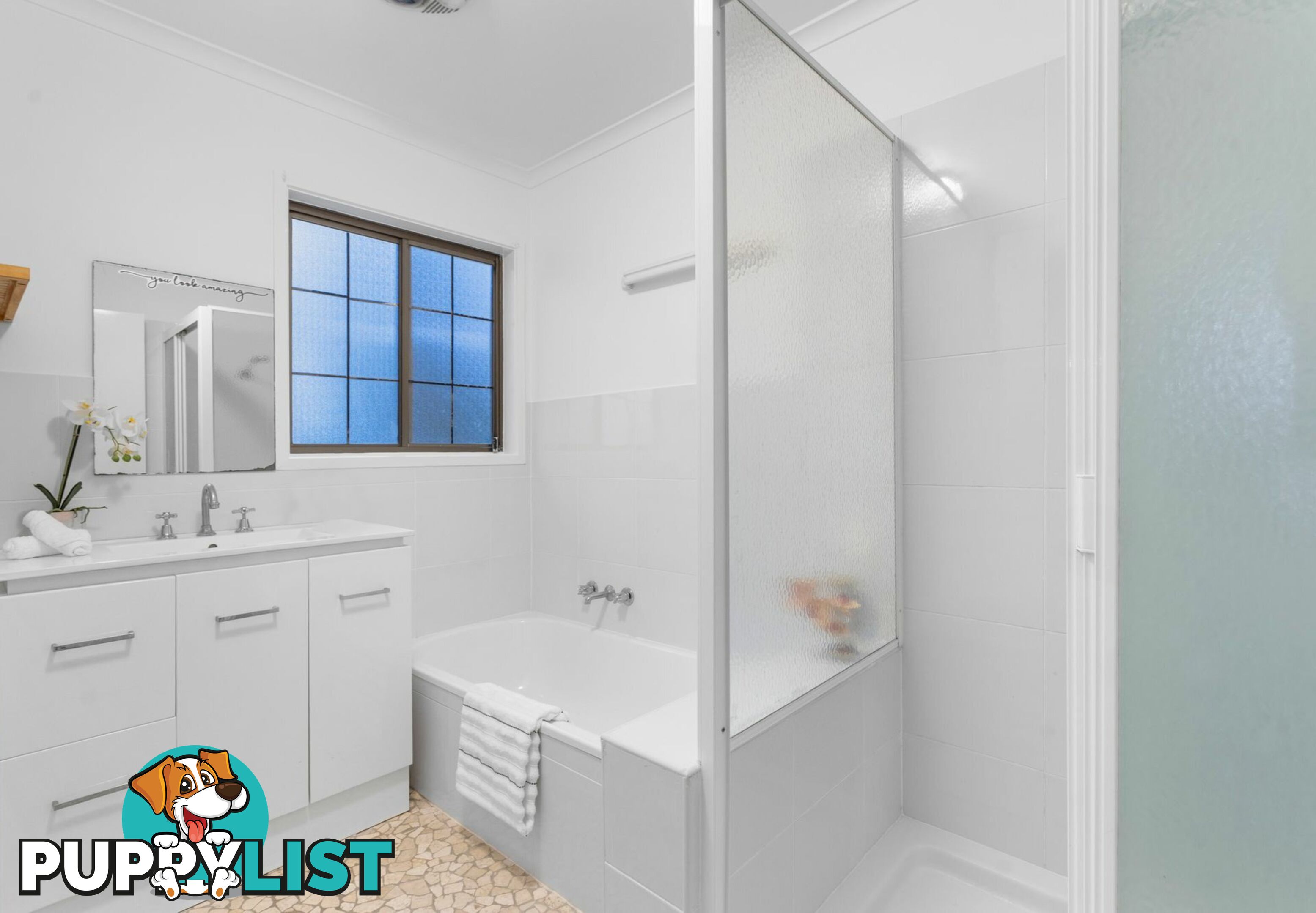 185 Discovery Drive HELENSVALE QLD 4212