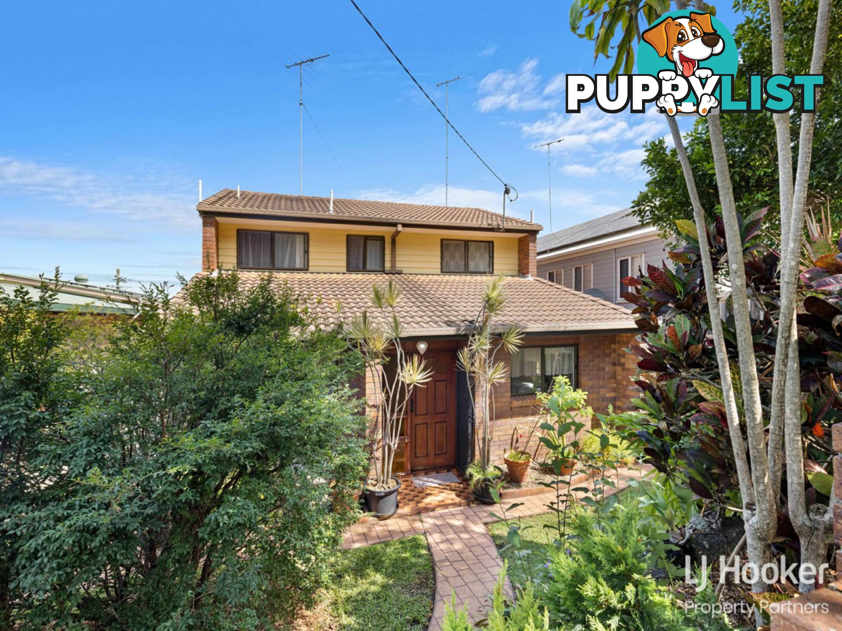 32A Hockings Street HOLLAND PARK WEST QLD 4121