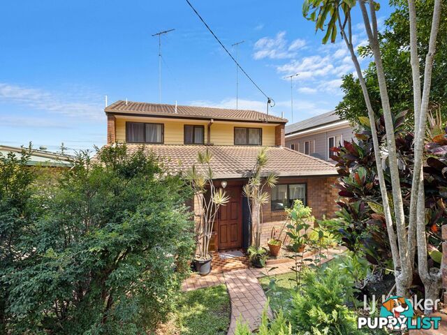 32A Hockings Street HOLLAND PARK WEST QLD 4121