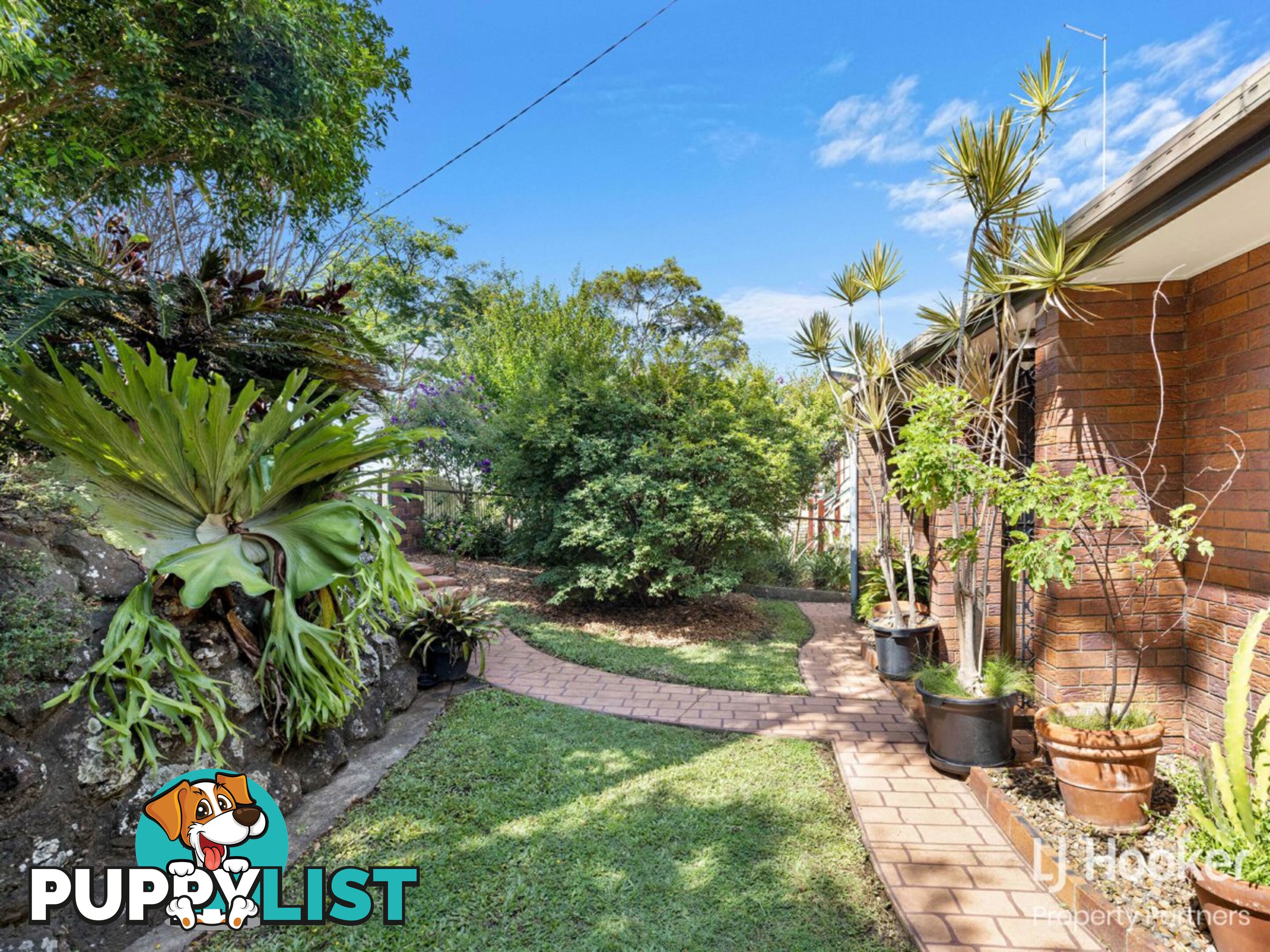 32A Hockings Street HOLLAND PARK WEST QLD 4121