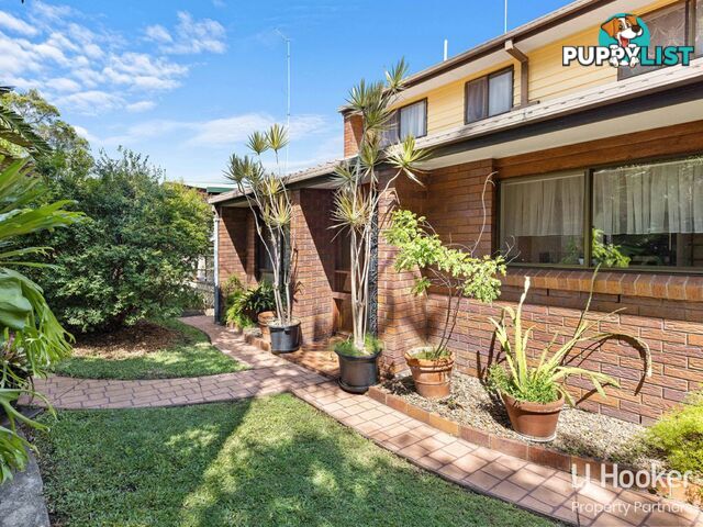 32A Hockings Street HOLLAND PARK WEST QLD 4121