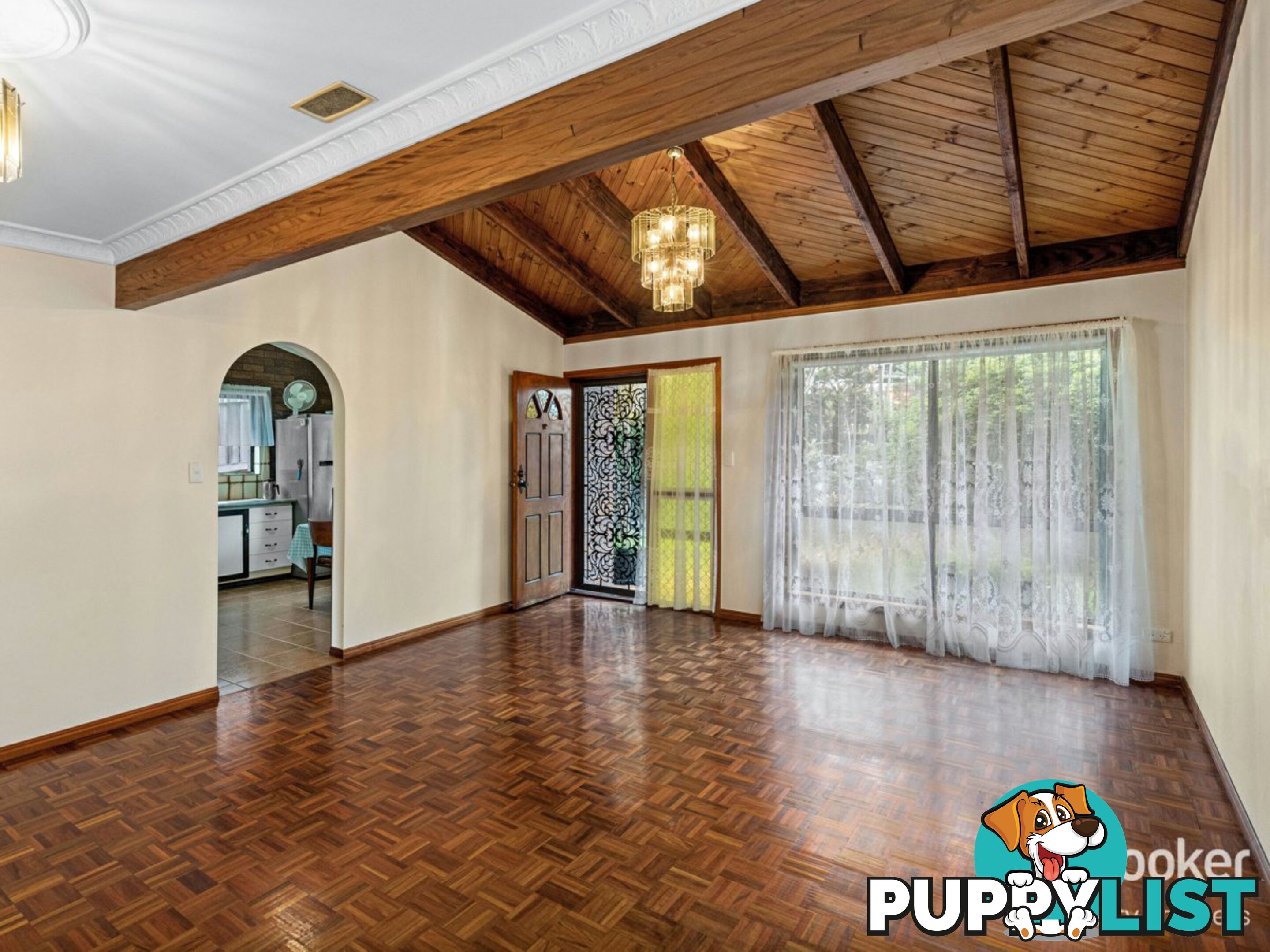 32A Hockings Street HOLLAND PARK WEST QLD 4121