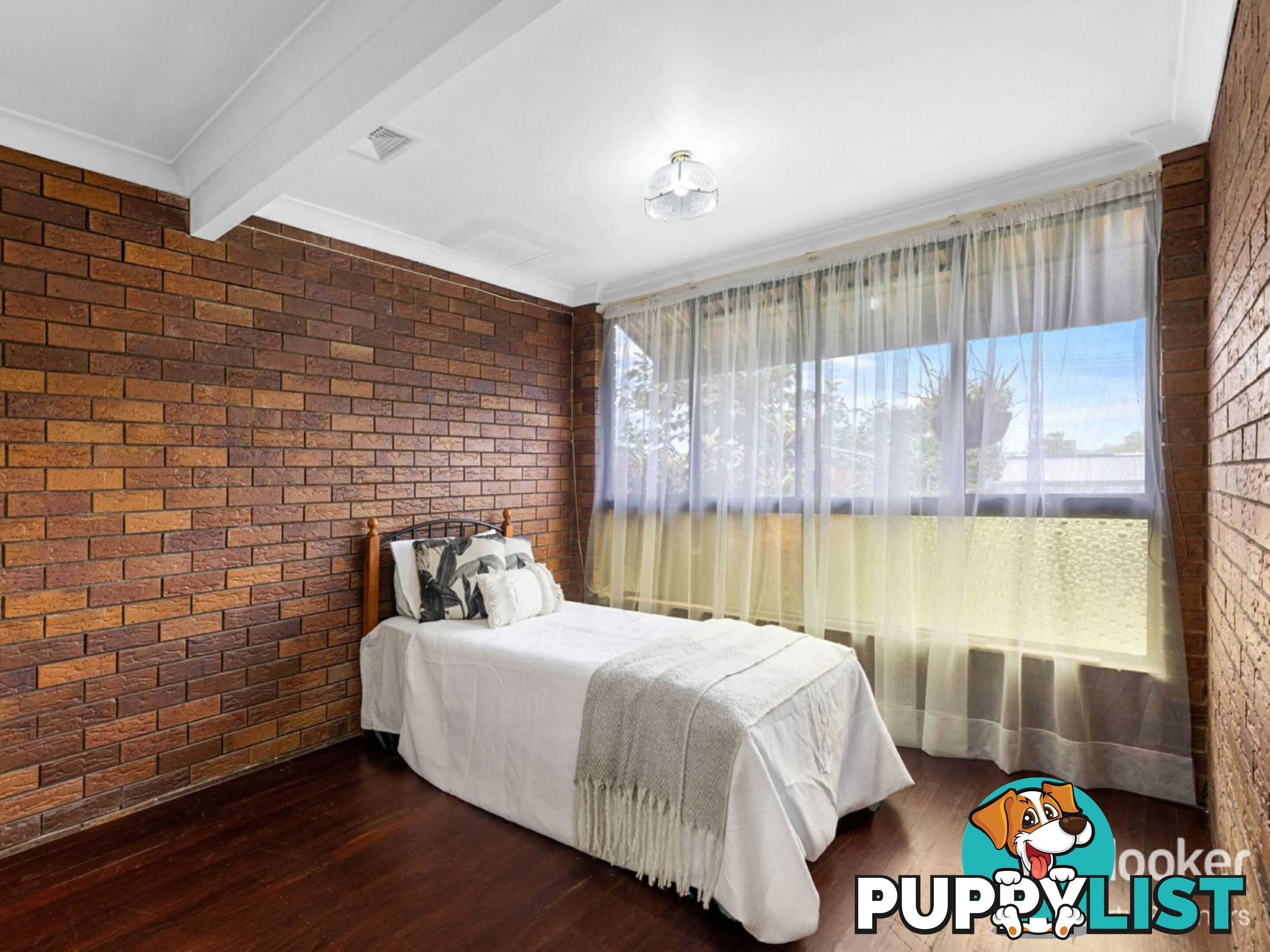 32A Hockings Street HOLLAND PARK WEST QLD 4121