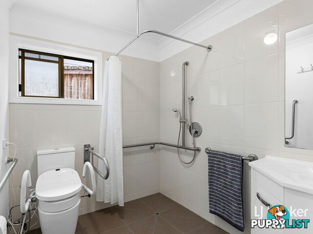 32A Hockings Street HOLLAND PARK WEST QLD 4121