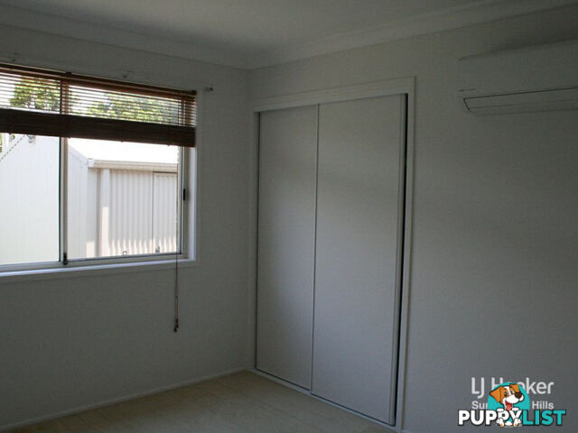 16 Conimbla Close PARKINSON QLD 4115