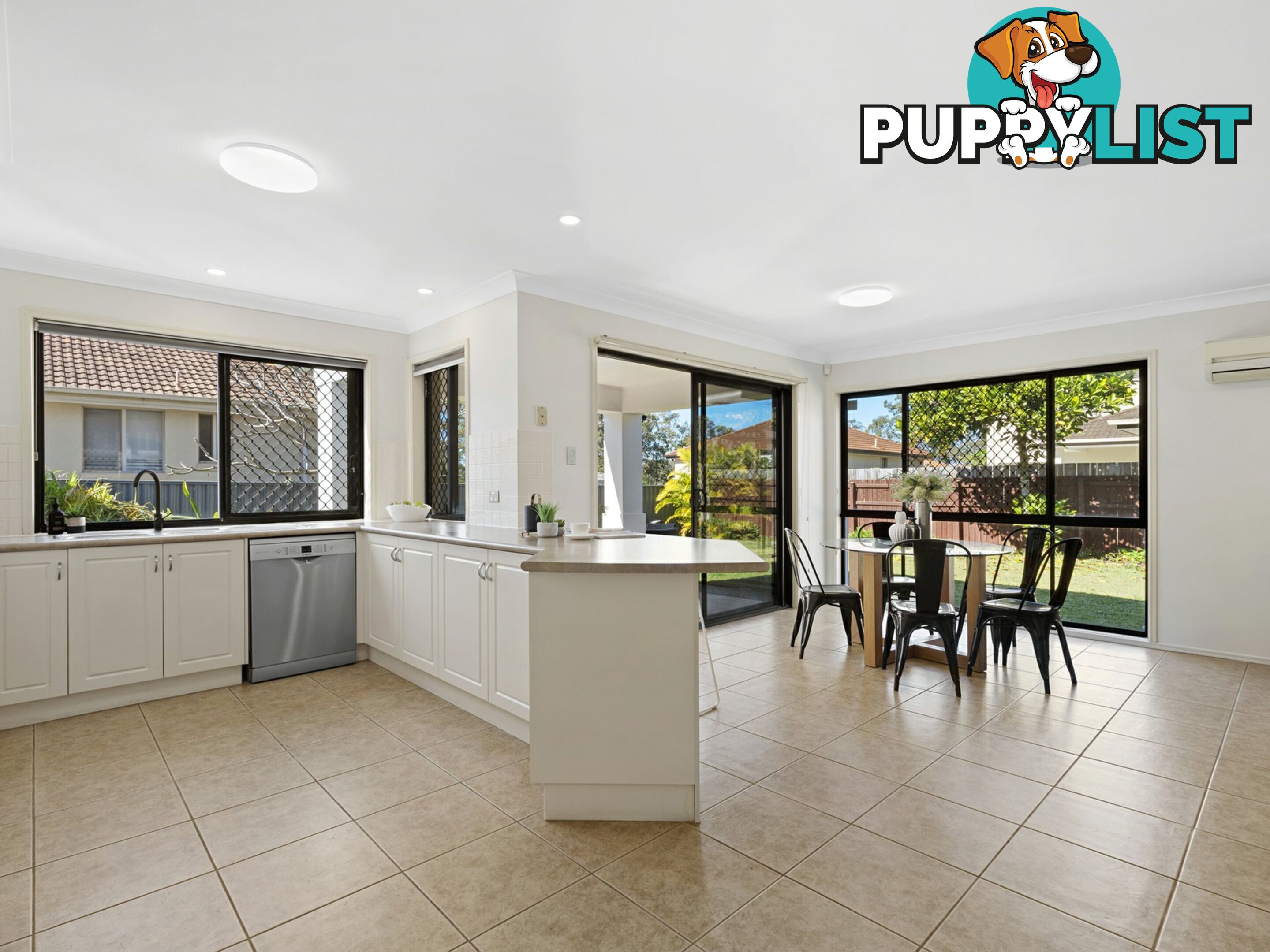 21 Yvonne Road EIGHT MILE PLAINS QLD 4113