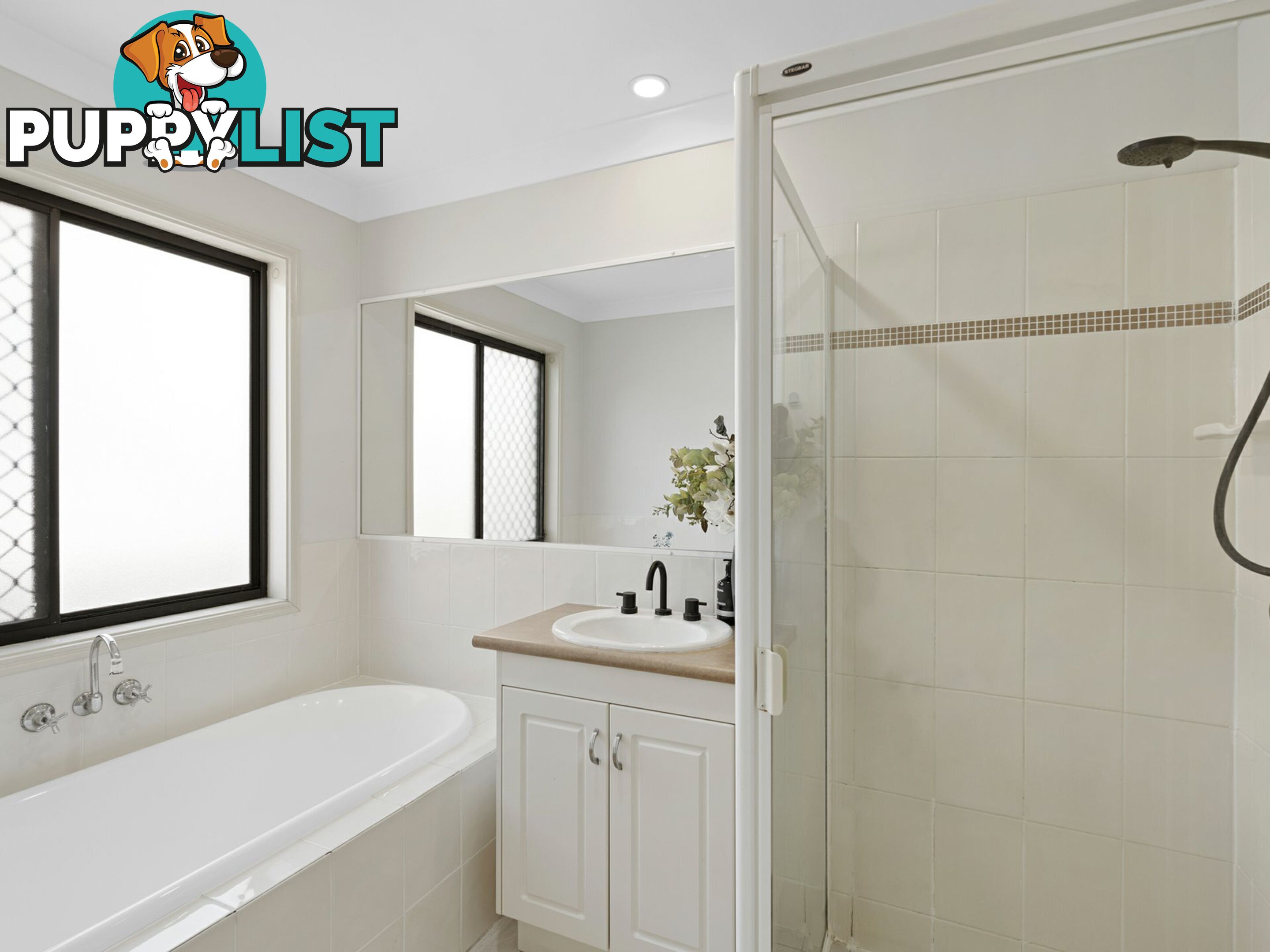 21 Yvonne Road EIGHT MILE PLAINS QLD 4113