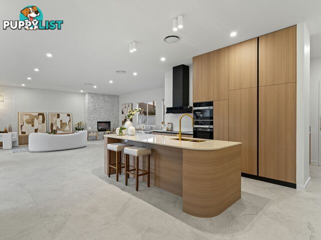 11 Fanfare Street EIGHT MILE PLAINS QLD 4113