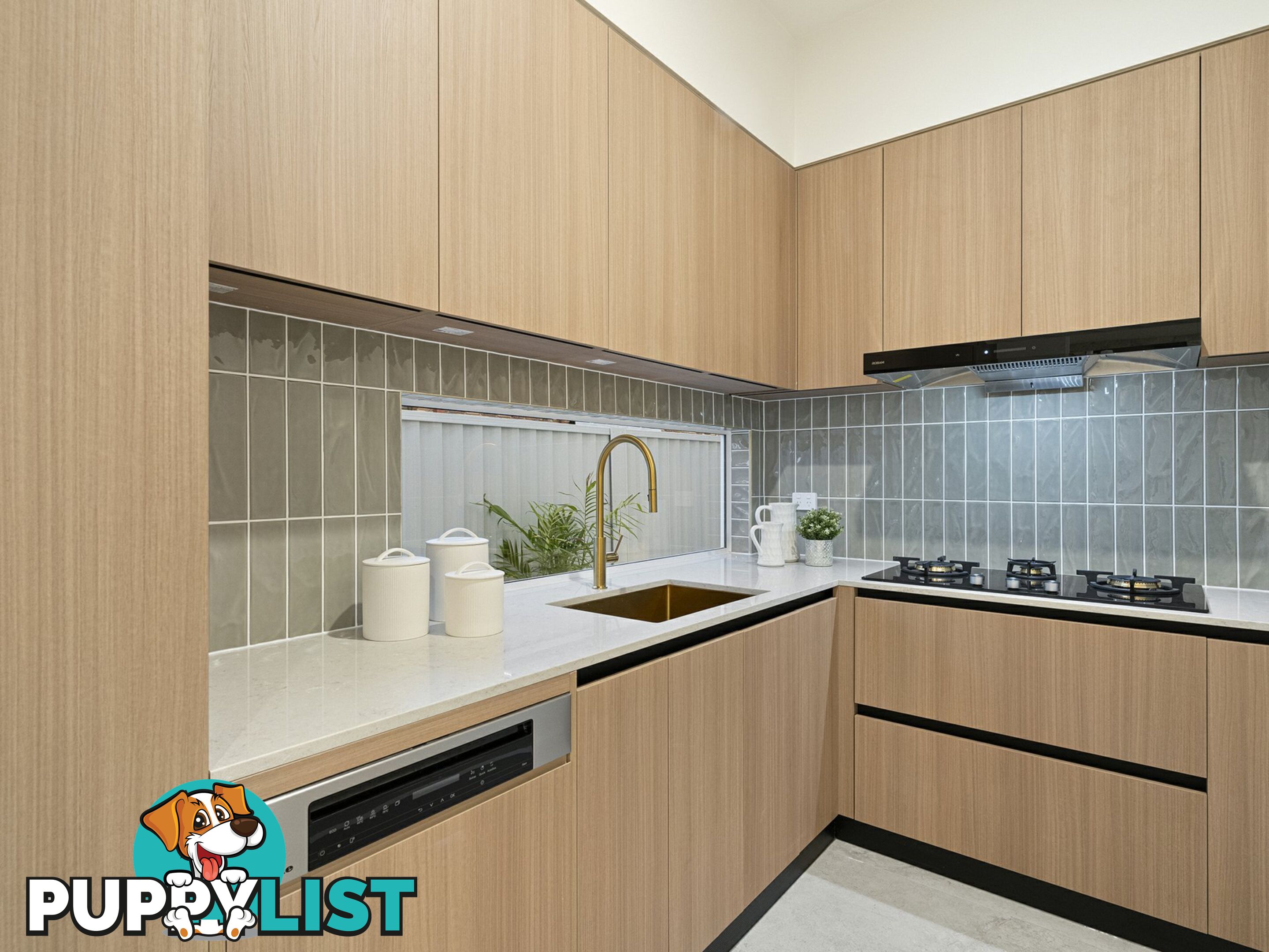 11 Fanfare Street EIGHT MILE PLAINS QLD 4113