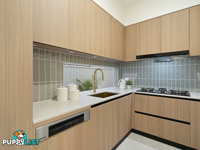 11 Fanfare Street EIGHT MILE PLAINS QLD 4113