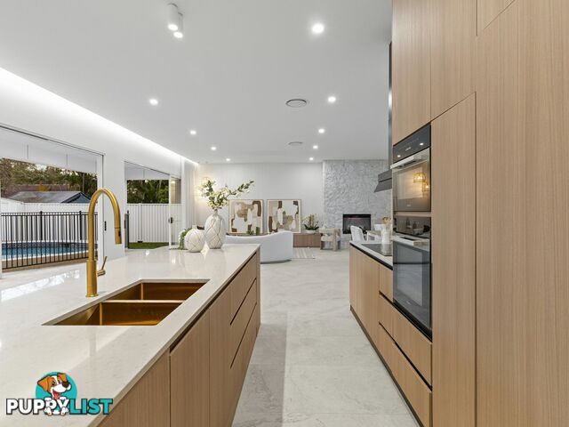 11 Fanfare Street EIGHT MILE PLAINS QLD 4113