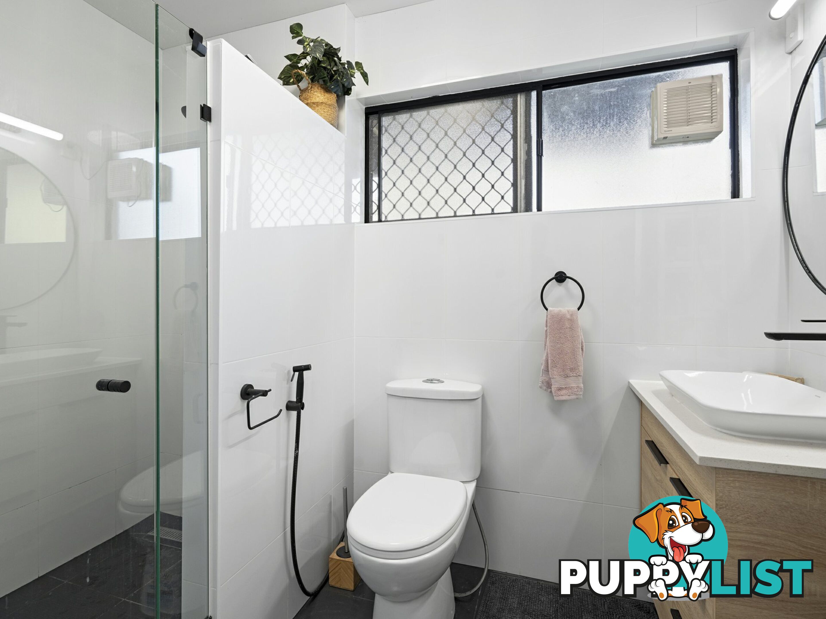 25 Queens Road KINGSTON QLD 4114