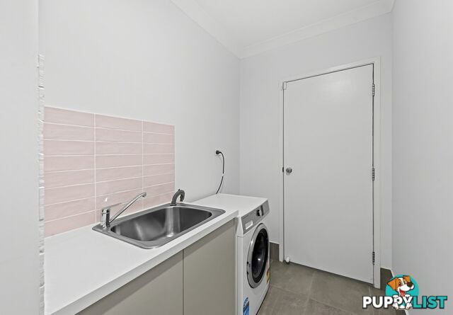 19 Ironbark Avenue PARK RIDGE QLD 4125