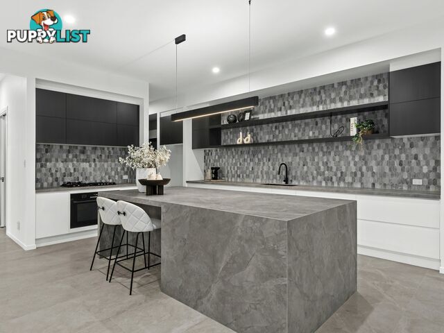 30 Rosemary Circuit ROCHEDALE QLD 4123