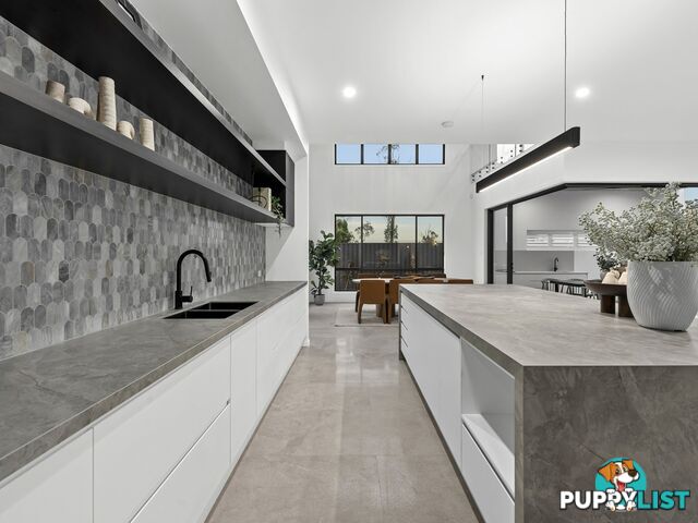 30 Rosemary Circuit ROCHEDALE QLD 4123