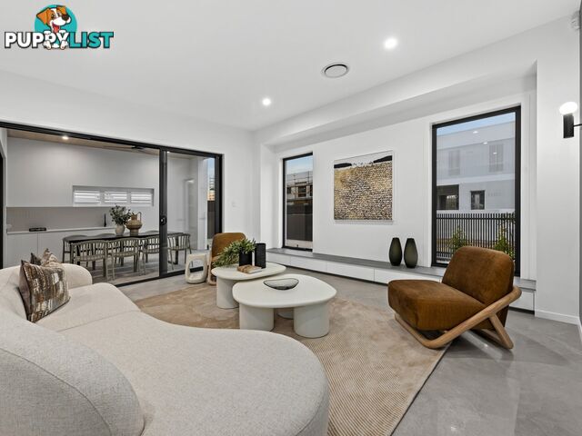 30 Rosemary Circuit ROCHEDALE QLD 4123