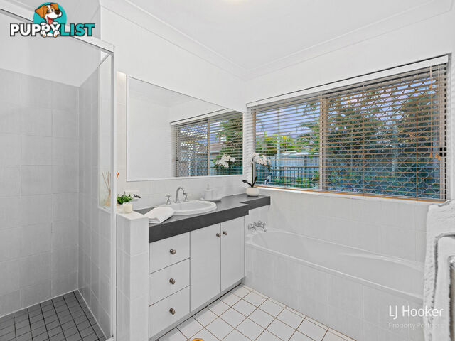 2 Pinecroft Close CALAMVALE QLD 4116