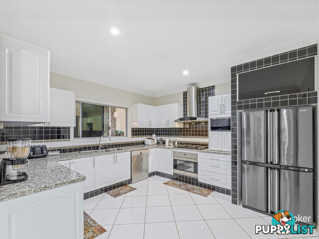 19 Taylor Place MACKENZIE QLD 4156