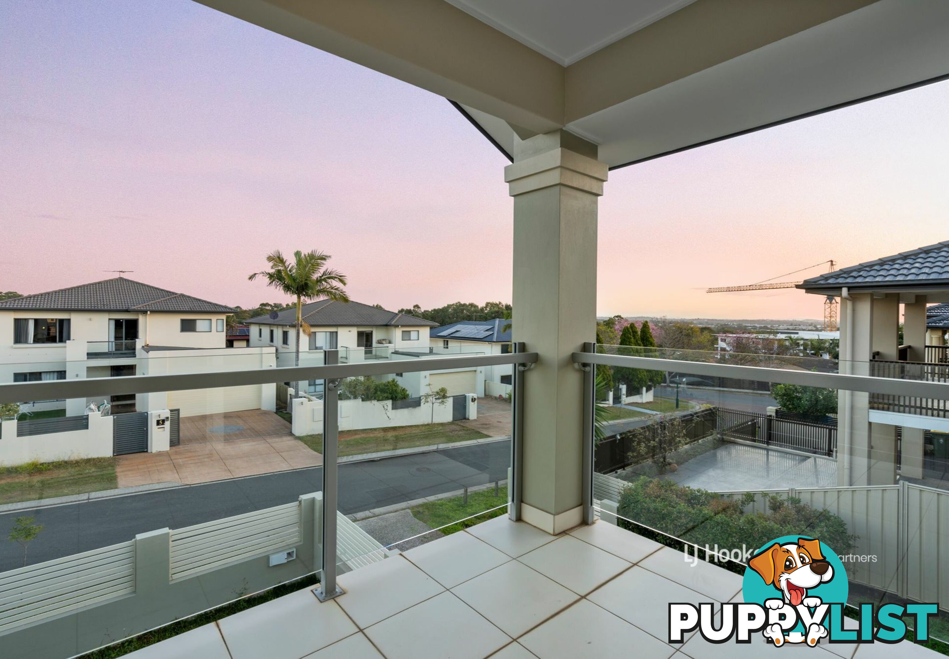 8 Golden Place ROBERTSON QLD 4109