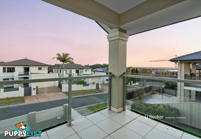 8 Golden Place ROBERTSON QLD 4109