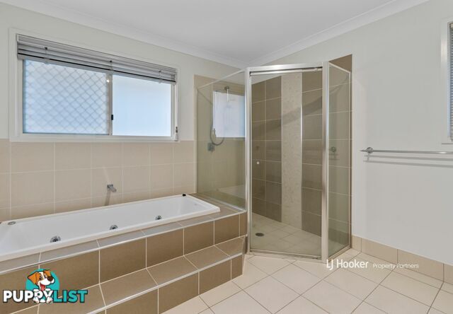 8 Golden Place ROBERTSON QLD 4109