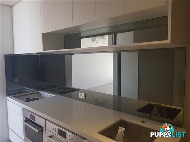 Glass splashbacks