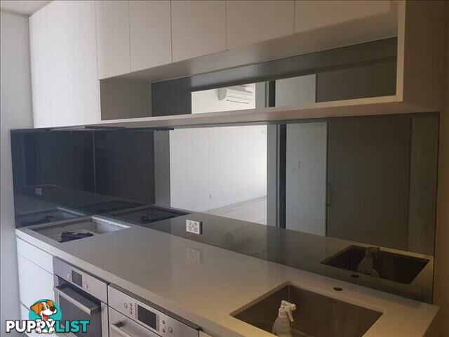 Glass splashbacks