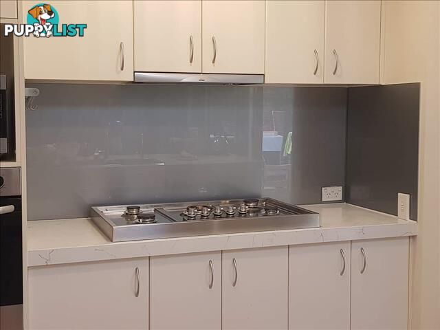 Glass splashbacks