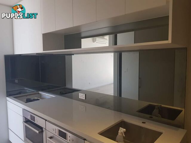 Glass splashbacks