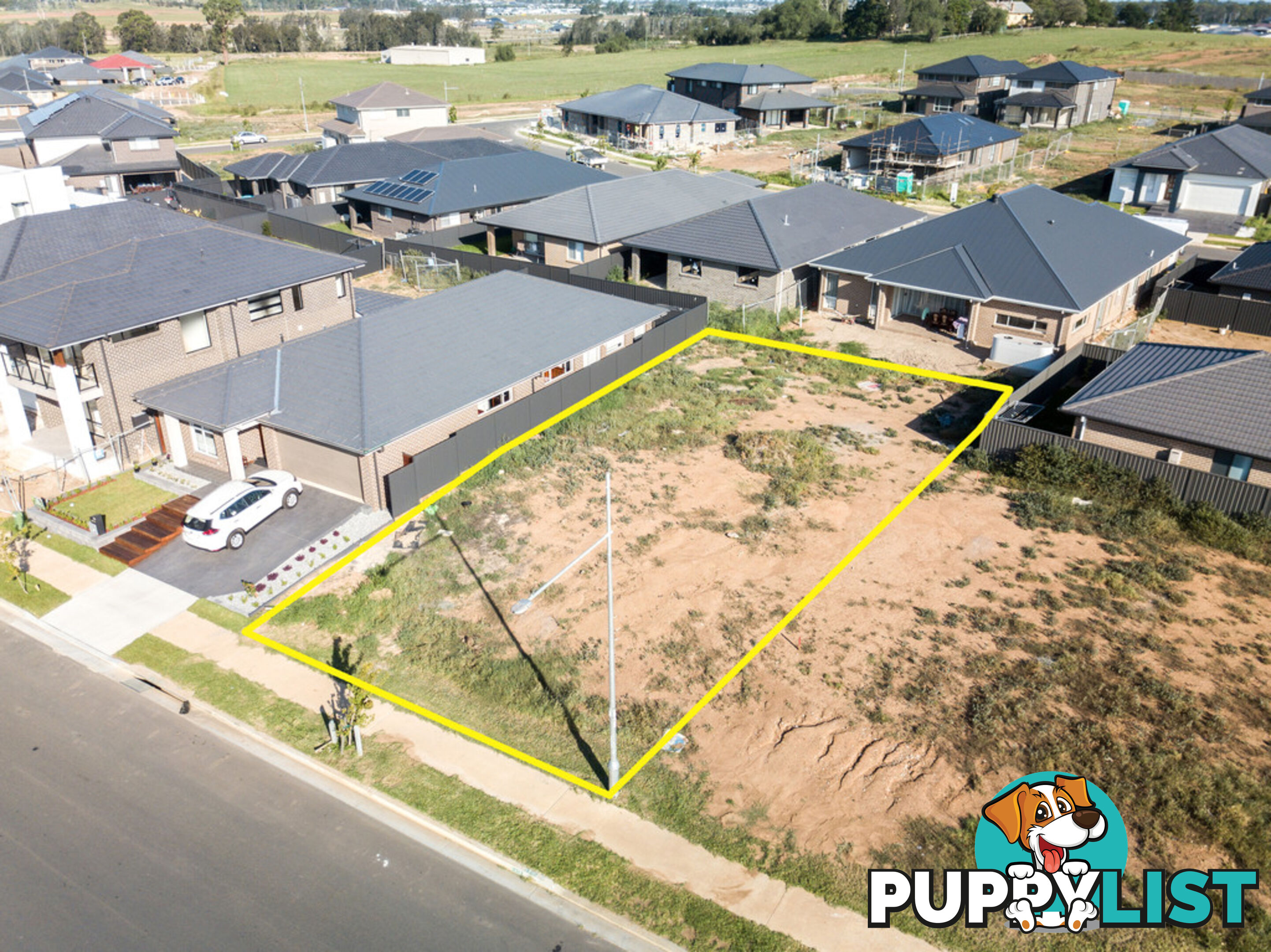 37 Banfield Drive ORAN PARK NSW 2570