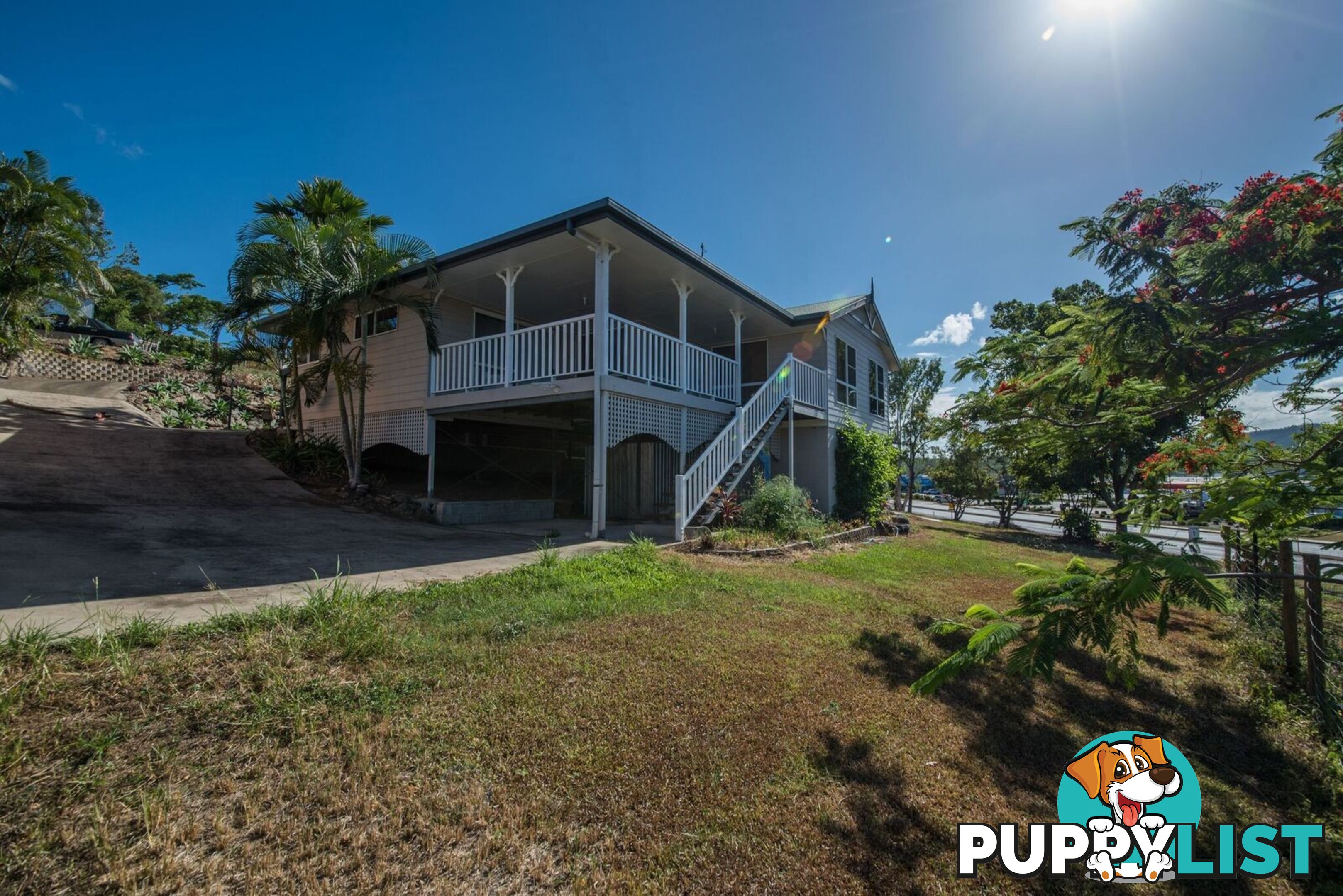 16 South Molle Boulevard CANNONVALE QLD 4802