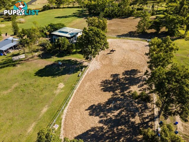 18 Moon Crescent SUGARLOAF QLD 4800