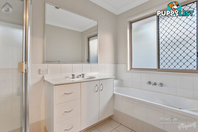 House 3 48 BARDOLPH PLACE SUNNYBANK HILLS QLD 4109