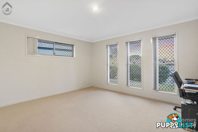 House 3 48 BARDOLPH PLACE SUNNYBANK HILLS QLD 4109