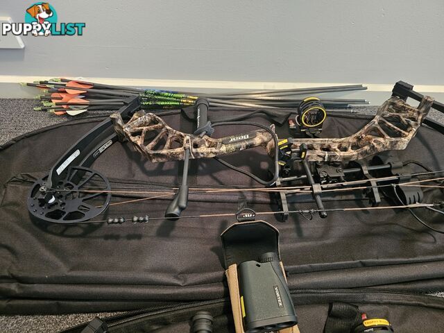 2 x 70LB Compound Bows and Hunting/ Archery Package