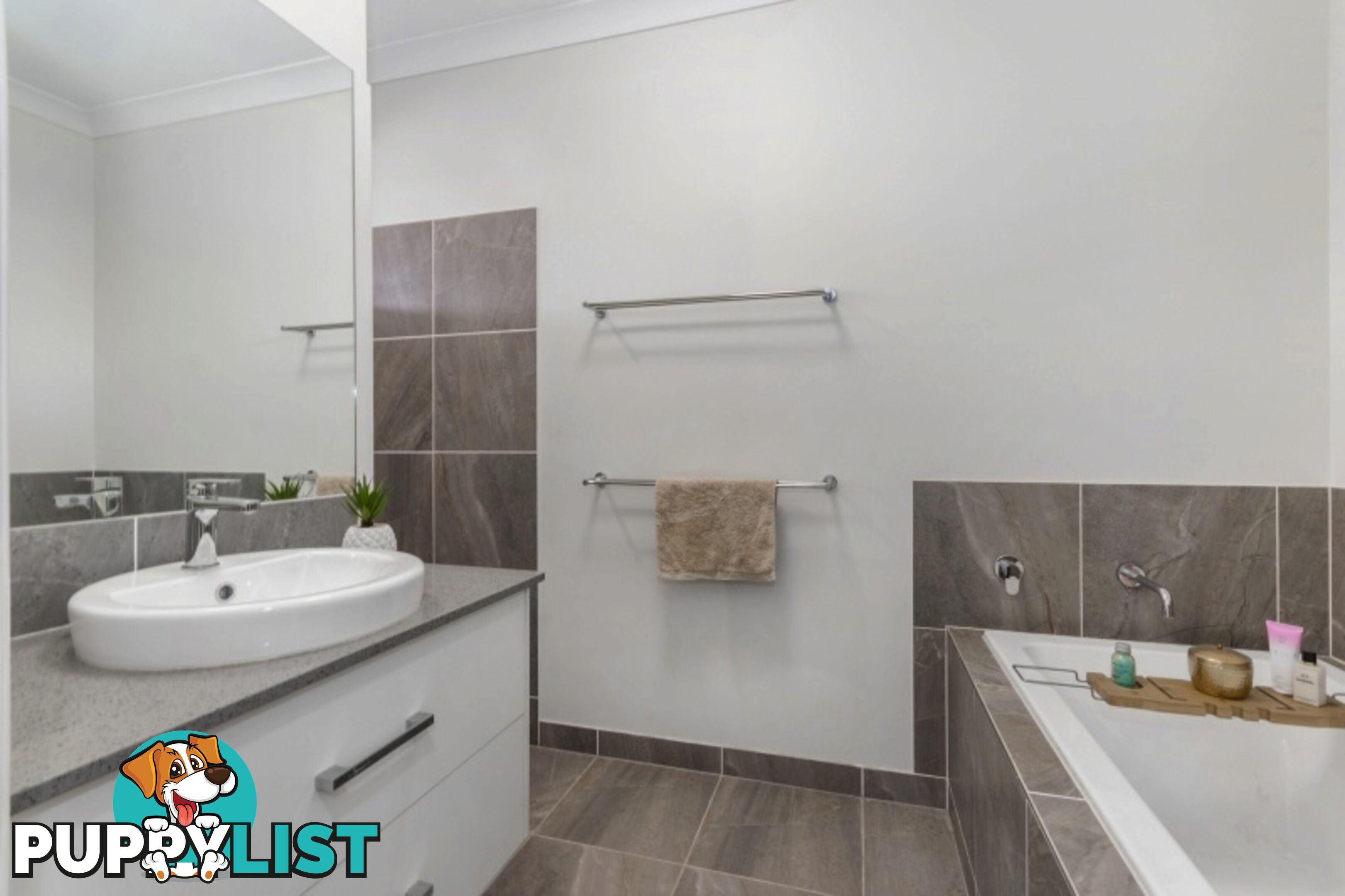 4 Cassinia St Mount Low QLD 4818