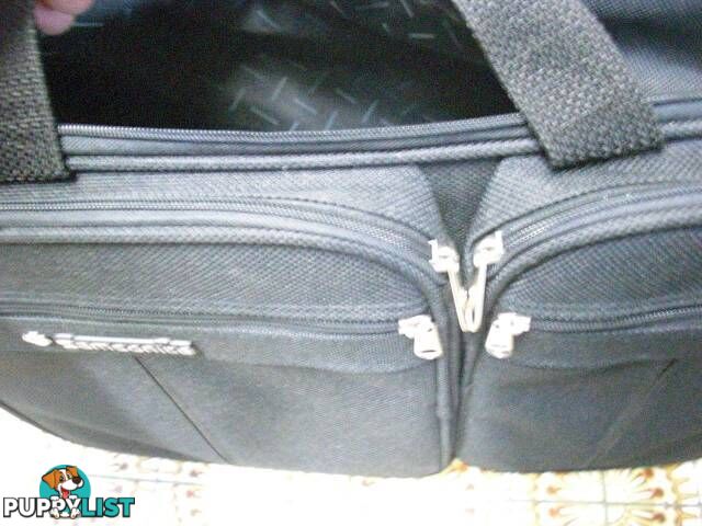 SAMSONITE BAG 550MM X 360MM AS NEW CONDITION PICKUP OR POST PICKU