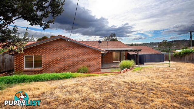 17 Sturdee Crescent MONASH ACT 2904