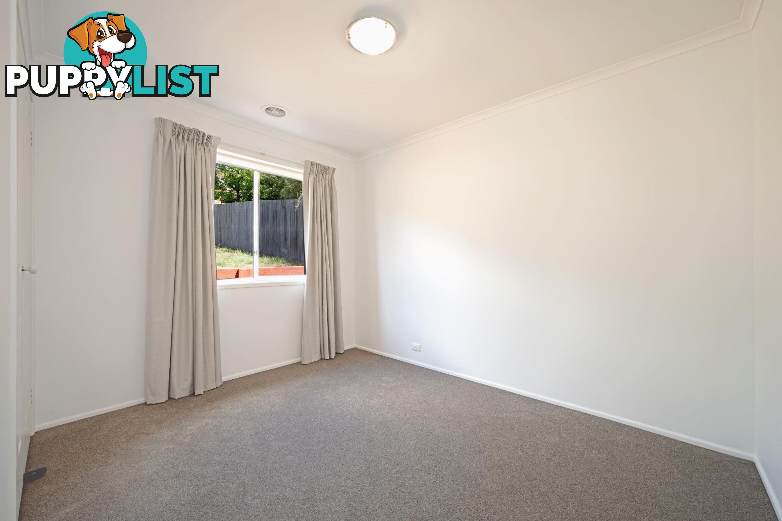 17 Sturdee Crescent MONASH ACT 2904